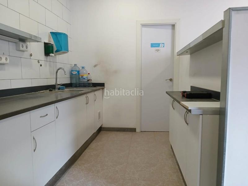 Foto bed99e3d-ce3f-457e-9667-fe7606f23632. Lloguer local comercial a Sol i Padrís - Sant Oleguer Sabadell