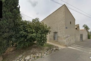 House  Calle reyes catolicos. Casa con gran terreno en venta