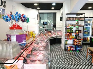 Alquiler Local Comercial  Carrer de plaute. Carniceria seminueva en pleno rendimiento