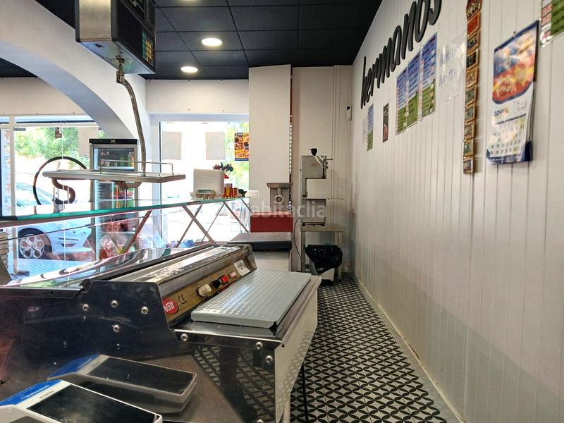 Foto 4d848cb0-4985-4e20-a5ee-45152b2b5145. Traspaso local comercial urge traspaso carniceria seminueva en pleno rendimiento en Sabadell