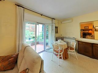 Appartement dans Ronda zamenhof de 116. Piso, parking, trastero. oportunidad �nica en la creu alta