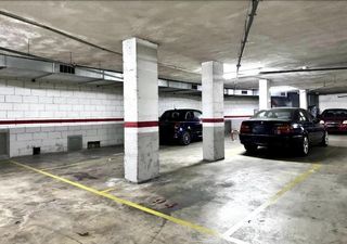 Aparcament cotxe a Pasaje moscou 19. Plaza de parking en can rull  can llong