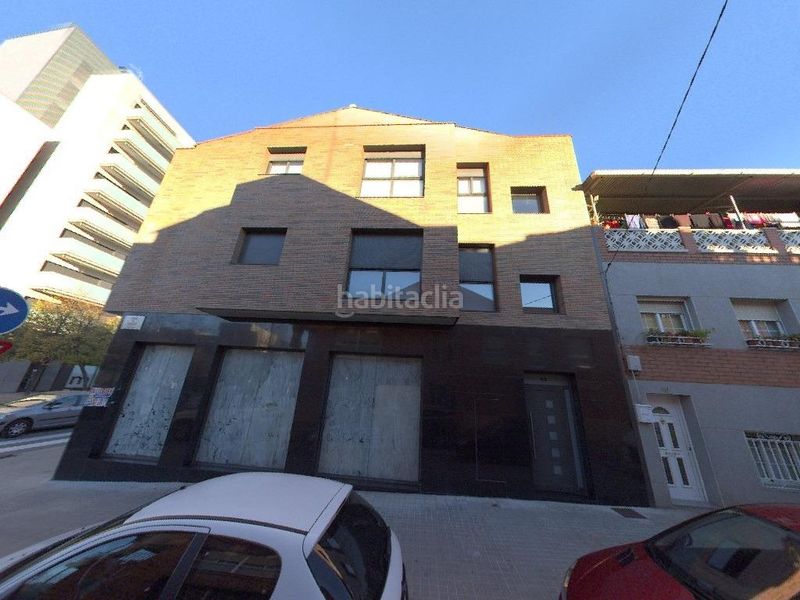 Foto 2dd51ebd-b2e4-4aed-b477-65282b2f4676. Edifici a carrer rossello del 52 a Ca n'Oriac Sabadell