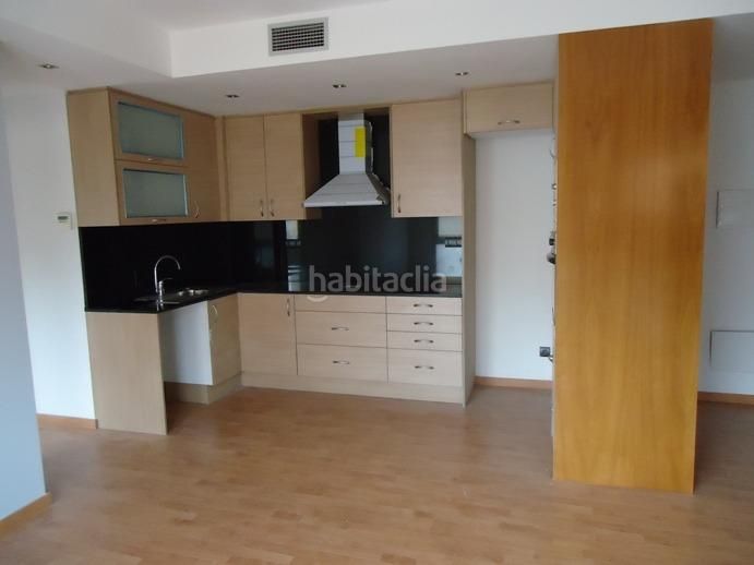 Foto 55b27f2c-9630-4bb1-a951-5a405625e23f. Edifici a carrer rossello del 52 a Ca n'Oriac Sabadell