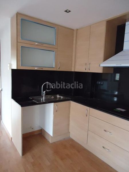 Foto a00a8996-aa40-41e8-8b61-c6255ea45e2c. Edifici a carrer rossello del 52 a Ca n'Oriac Sabadell