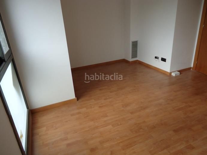 Foto b988b499-5a59-4faa-af64-1639fbf09605. Edifici a carrer rossello del 52 a Ca n'Oriac Sabadell