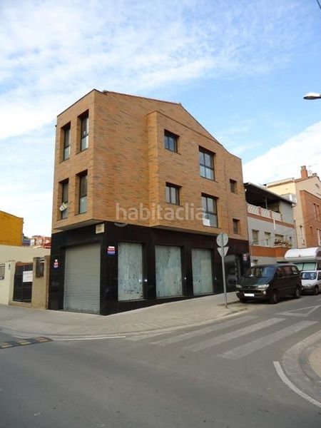 Foto bcc899ad-5de4-4b33-8a09-b857562266e9. Edifici a carrer rossello del 52 a Ca n'Oriac Sabadell