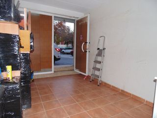 Local commercial dans Calle lusitania de la 25. Gran local en venta  230 m2