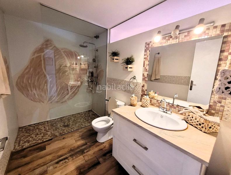 Foto c593a057-ebb2-41bf-bf9c-6c94db9bbaab. Casa adosada adosado en venta en San Gabriel . en Alicante