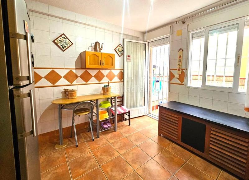 Foto 43f0d073-f77a-4f5d-bfed-3e1f7f4de377. Rent semi detached house with heating parking pool in Elche / Elx