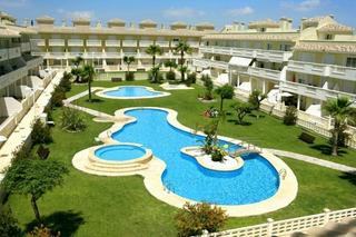 Rent Flat in Monte Faro-Altomar II. Alquiler de larga duración 3 dormitorios2 baños en av. escandina