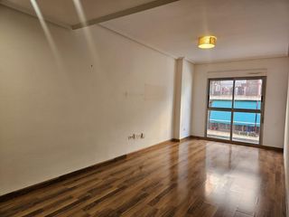Rent Flat  Calle galeote. Apartamento en alquiler de larga duración en el altet