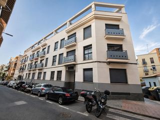 Rent Flat  Calle de carlos arniches. Alquiler de vivienda habitual en carolinas  alicante