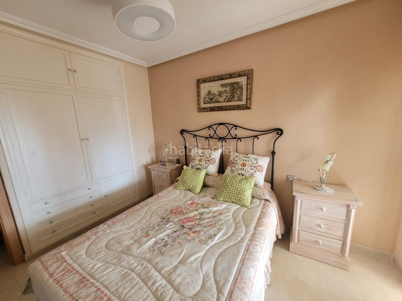Foto 889519b8-1c9b-41ec-b8ac-1b947ad0c7e6. Apartament amb calefacció aparcament piscina a Agua Amarga - Urbanova Alicante