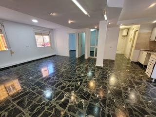 Business premise in San Gabriel. Local comercial a la calle en venta en san gabriel, 2 despachos.