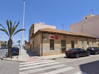 Terreno residencial  Avenida avenida de cartagena. Solar urbano en esquina de 650 m2 en el altet  excelente oportun