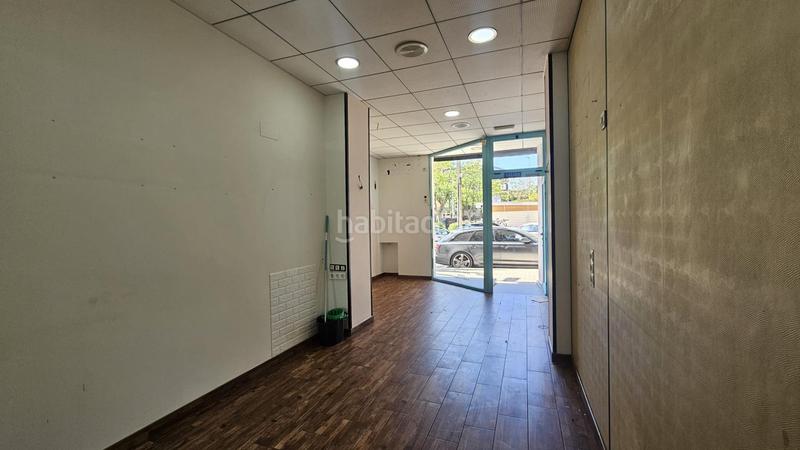 Foto 409ac887-2c73-421d-be22-ced8fc1d9a02. Alquiler local comercial se alquila local comercial en El Altet disponible a partir de octubre de 2025. en Elche / Elx