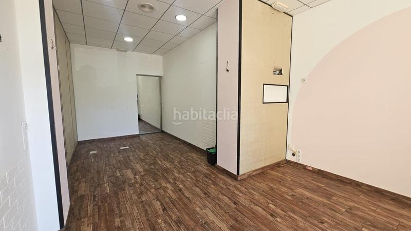 Foto 54f93046-9d4b-42ef-8492-11cbaf2c8f1c. Alquiler local comercial se alquila local comercial en El Altet disponible a partir de octubre de 2025. en Elche / Elx