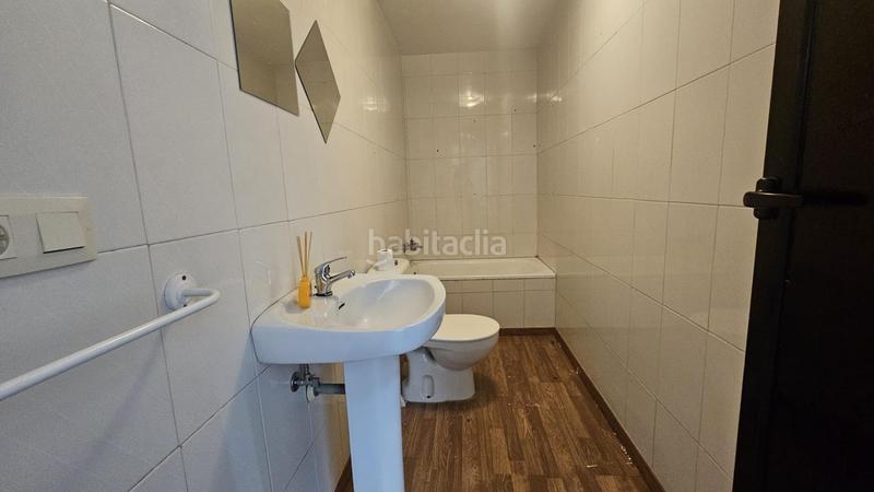 Foto cbf1aa45-2ff7-4dd0-96f8-4cdb1c1e3b76. Alquiler local comercial se alquila local comercial en El Altet disponible a partir de octubre de 2025. en Elche / Elx
