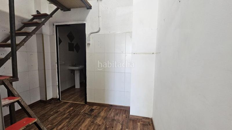 Foto ea5a3d2d-8c15-4d57-bbeb-ec71669c5b83. Alquiler local comercial se alquila local comercial en El Altet disponible a partir de octubre de 2025. en Elche / Elx