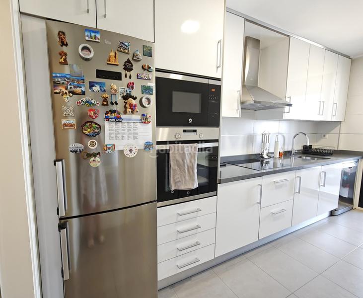 Foto 37a6c8e3-b8c0-48d7-8649-f65a317f63bc. Location appartement dans Sector V Elche / Elx