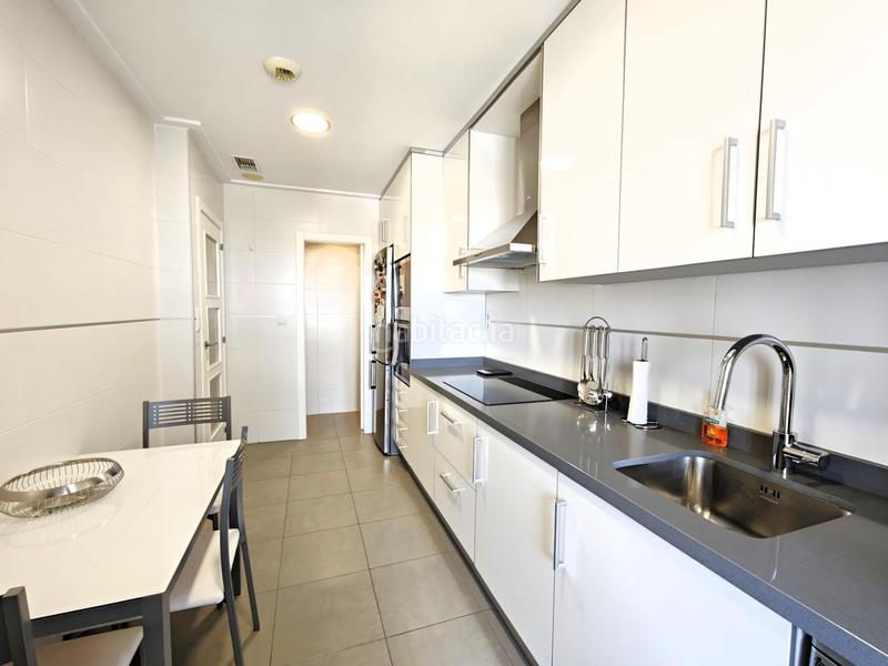 Foto f2a75ece-affe-478b-bca2-c00a5b17c011. Location appartement dans Sector V Elche / Elx