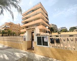 Miete Etagenwohnung  Avenida avenida de san bartolomé de tirajana. Piso de tres dormitorios en alquiler de larga duración en los ar