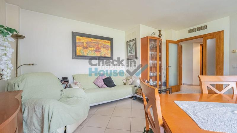Foto 53952325-8b76-4104-8476-754b148a3292. Apartament amb calefacció aparcament a Eixample Sant Feliu de Guíxols