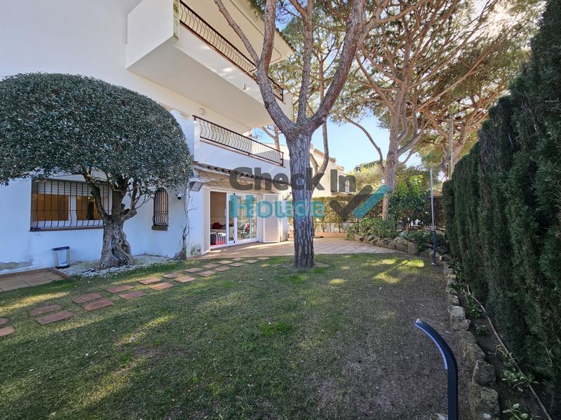 Foto 27ecffa9-8009-4341-b41c-ff463e1cf946. Lloguer apartament amb calefacció aparcament a Centre-Platja Platja d´Aro