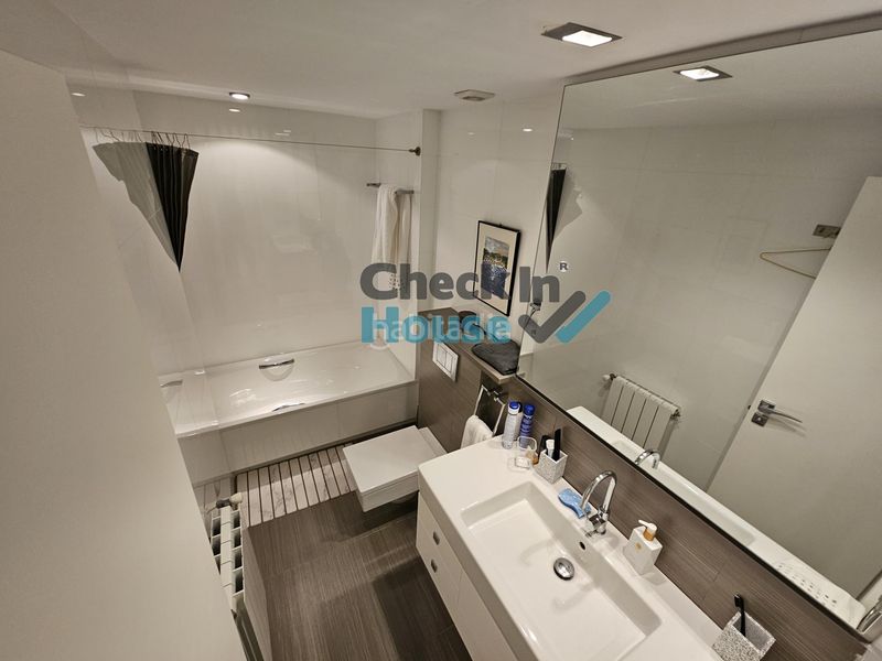 Foto c5ad08fe-1570-45b4-bd6b-1bb021adfcc5. Lloguer apartament amb calefacció aparcament a Centre-Platja Platja d´Aro