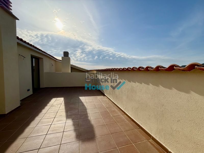 Foto ace7da45-fe49-4c45-b4fc-10a6ad81466f. Àtic amb calefacció aparcament piscina a Poble Calonge