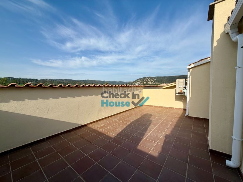 Foto c91545ea-a21c-4064-9c66-9a2b52aa937b. Àtic amb calefacció aparcament piscina a Poble Calonge