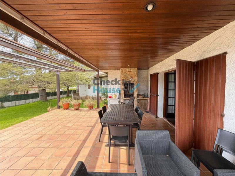 Foto 9c002406-7ef9-45ca-9e6d-6a60b5437ae0. Chalet amplia casa con jardin urbanizacion del nord en Santa Cristina d´Aro