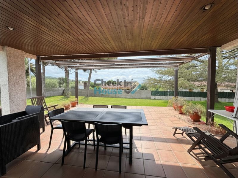 Foto a6730014-a2cf-4050-9aba-cda4c3e0ab71. Chalet amplia casa con jardin urbanizacion del nord en Santa Cristina d´Aro
