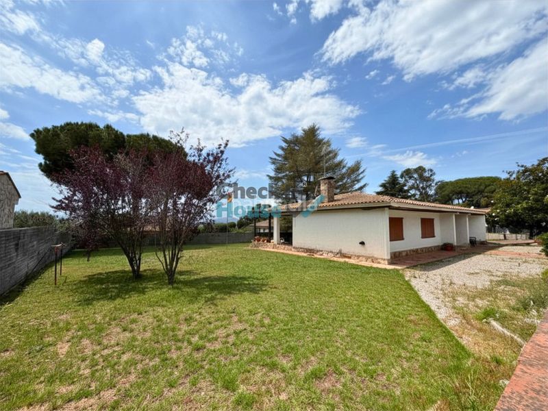 Foto b5ae510e-7839-4d9c-88bb-6958841702d0. Chalet amplia casa con jardin urbanizacion del nord en Santa Cristina d´Aro