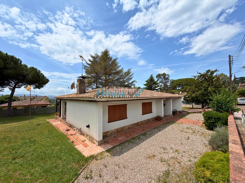 Foto c9788506-17c3-4ff2-97e2-846e1d1195a9. Chalet amplia casa con jardin urbanizacion del nord en Santa Cristina d´Aro