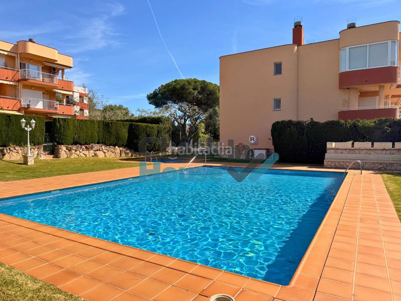 Foto f6ea6a71-3108-4803-a13e-5d73ee22b720. Planta baixa amb aparcament piscina a S´Agaró