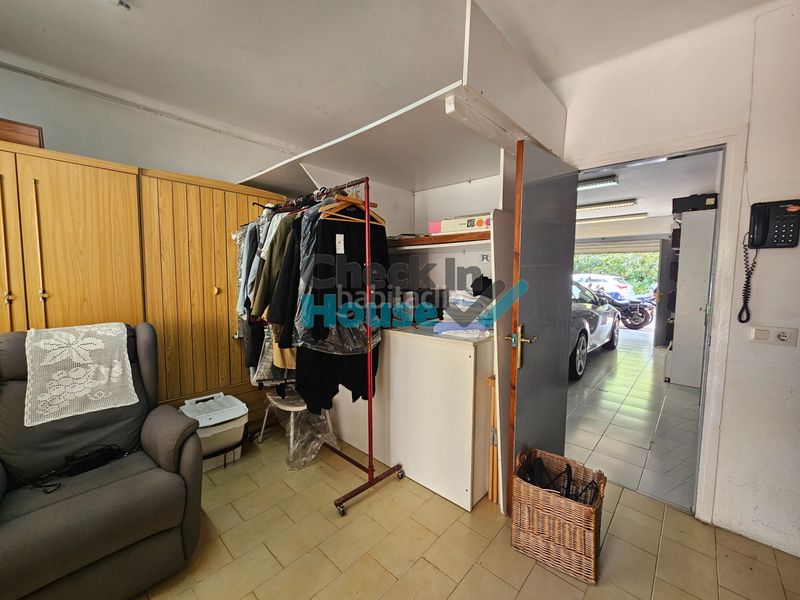 Foto 0e57a398-c465-423c-9984-9fd9e2e25635. Casa adossada amb xemeneia calefacció aparcament a Llagostera