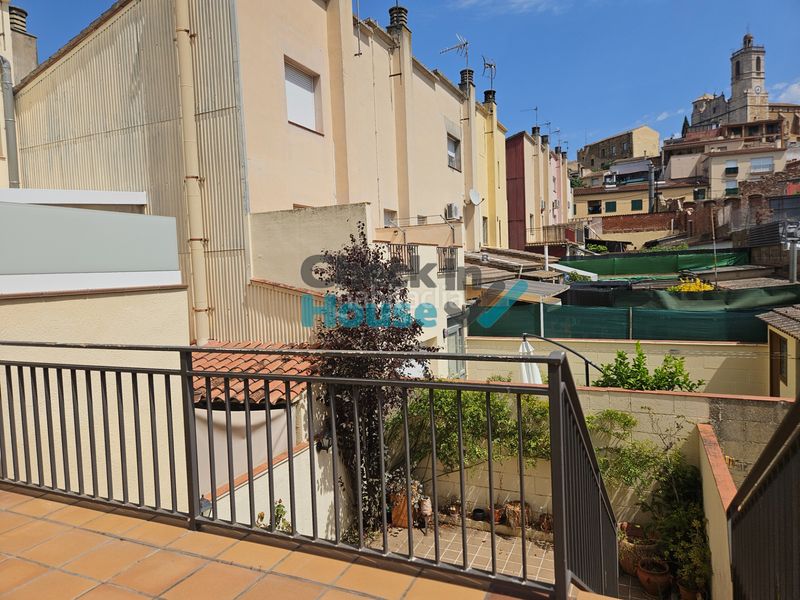 Foto 9668355f-6b42-470b-b584-1559a887da7c. Casa adossada amb xemeneia calefacció aparcament a Llagostera