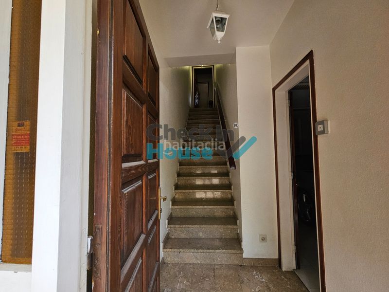 Foto b7efb8d4-a141-44e4-afa0-d1176a6f1b41. Casa adossada amb xemeneia calefacció aparcament a Llagostera