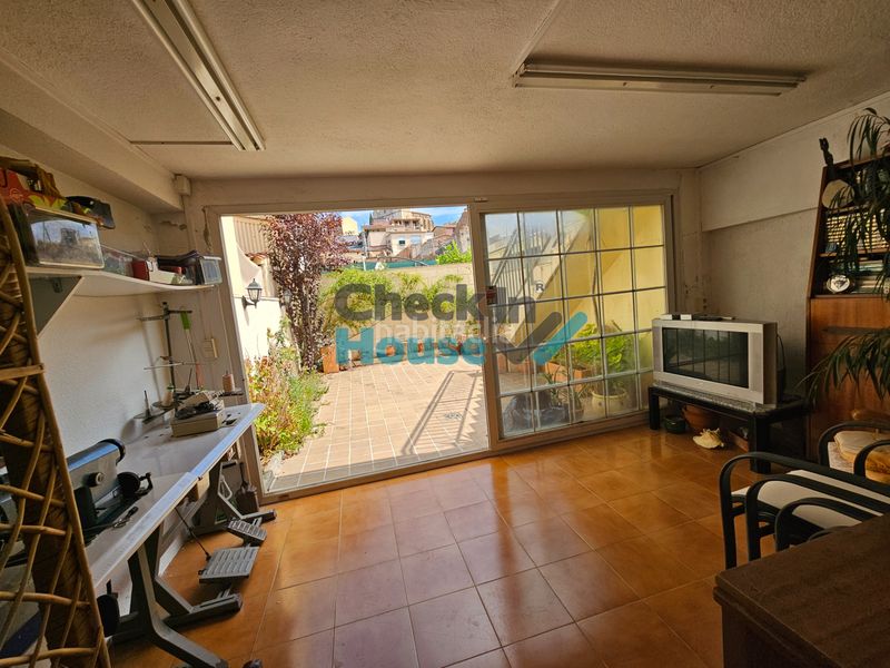 Foto d2d13d89-ced8-4685-90e1-f0091eef4a70. Casa adossada amb xemeneia calefacció aparcament a Llagostera