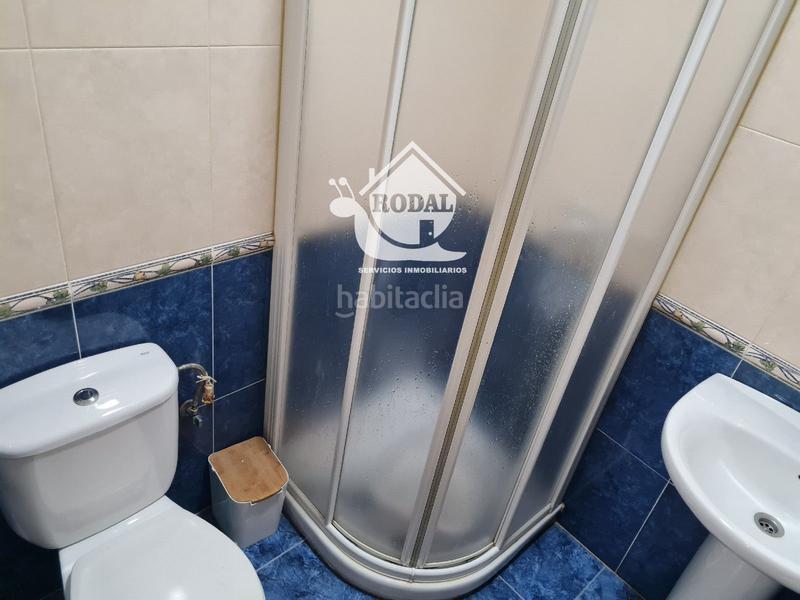 Foto 22b67497-59da-4b18-89d6-7cedf1534669. Local comercial se vende o traspasa local de estética capital. en Almería