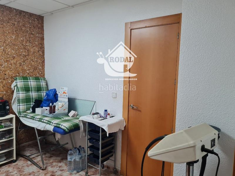Foto 3c5ad85d-2e77-497d-a458-e82f60dfc152. Local comercial se vende o traspasa local de estética capital. en Almería