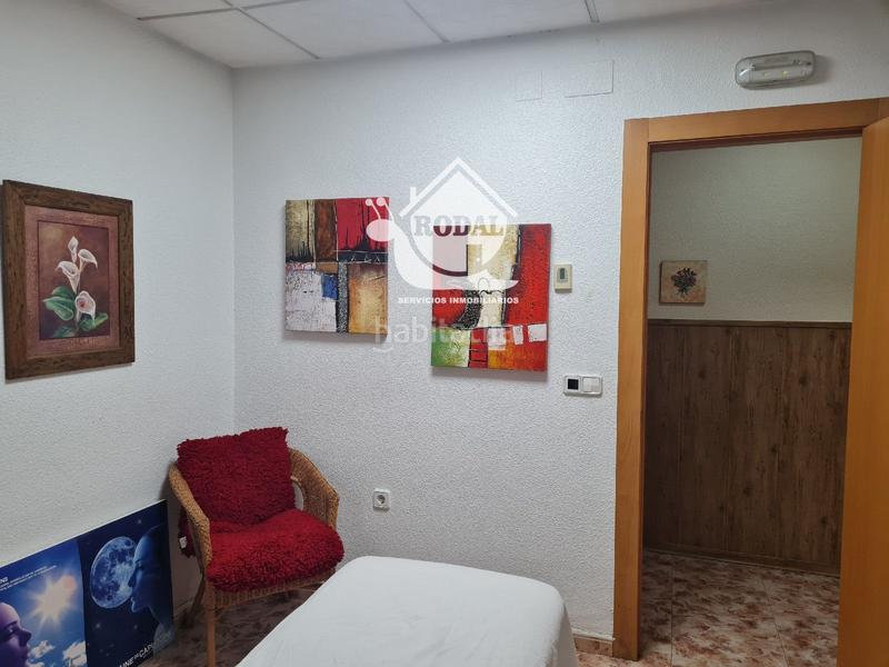Foto 52e5db1c-7ed0-4938-a6b3-7b1dc344daca. Local comercial se vende o traspasa local de estética capital. en Almería