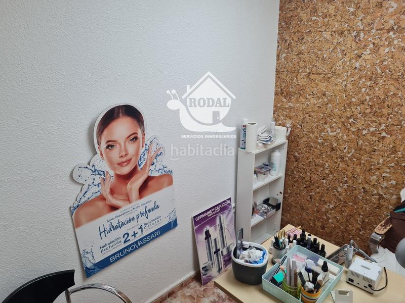 Foto a50eb5f5-ae52-4404-aa97-d82e6b306df9. Local comercial se vende o traspasa local de estética capital. en Almería