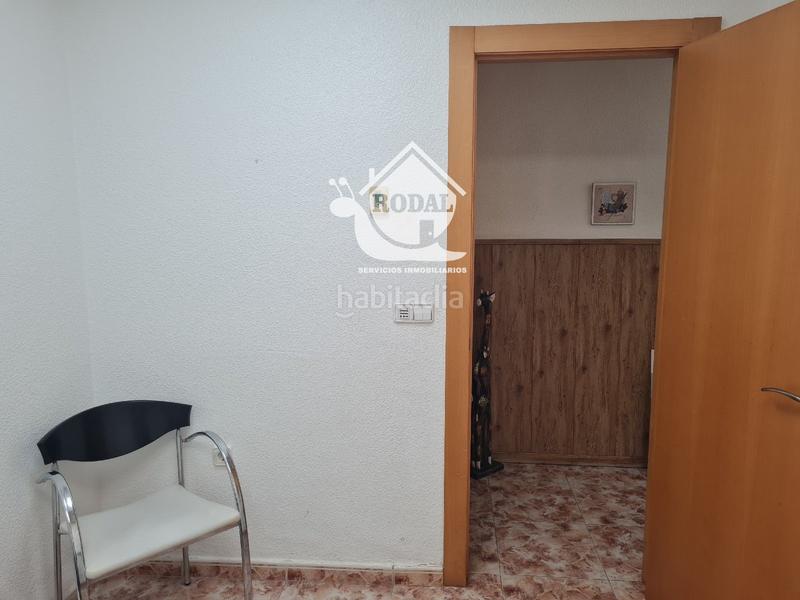 Foto cf32e6d3-abac-4ca0-9f92-5b6ff5a51f00. Local comercial se vende o traspasa local de estética capital. en Almería