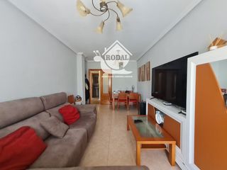 Pis a Rio tajo 1. Piso luminoso  de 3 dormitorios con garaje y piscina en villa in