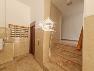 Flat in Rio tajo 1. Piso luminoso  de 3 dormitorios con garaje y piscina en villa in