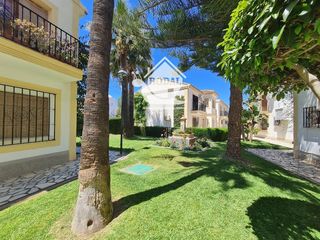 Flat  Nuñez de balboa 15. Amplio apartamento en vera playa, ideal para vivir o invertir