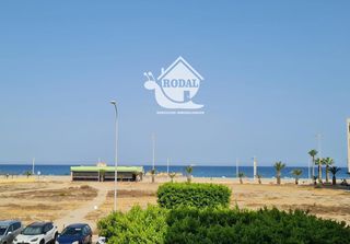 Pis en Libertadores. Apartamento con vistas al mar a 150 m de la playa  muy luminoso